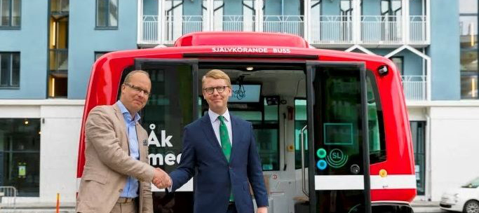 sj&auml;lvk&ouml;rande buss J&auml;rf&auml;lla