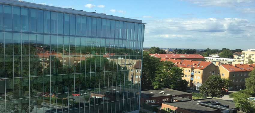 Glasfasad p&aring; Kristallen Lunds kommun