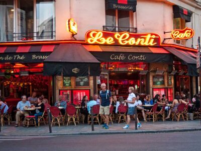 32 platsen kan inneh&aring;lla en uteservering