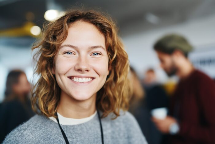 En glad student p&aring; Studentkv&auml;ll i Sthlm