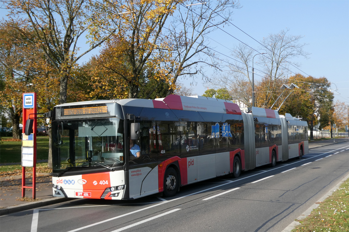 Prag batteritr&aring;dbuss laddar under tr&aring;d